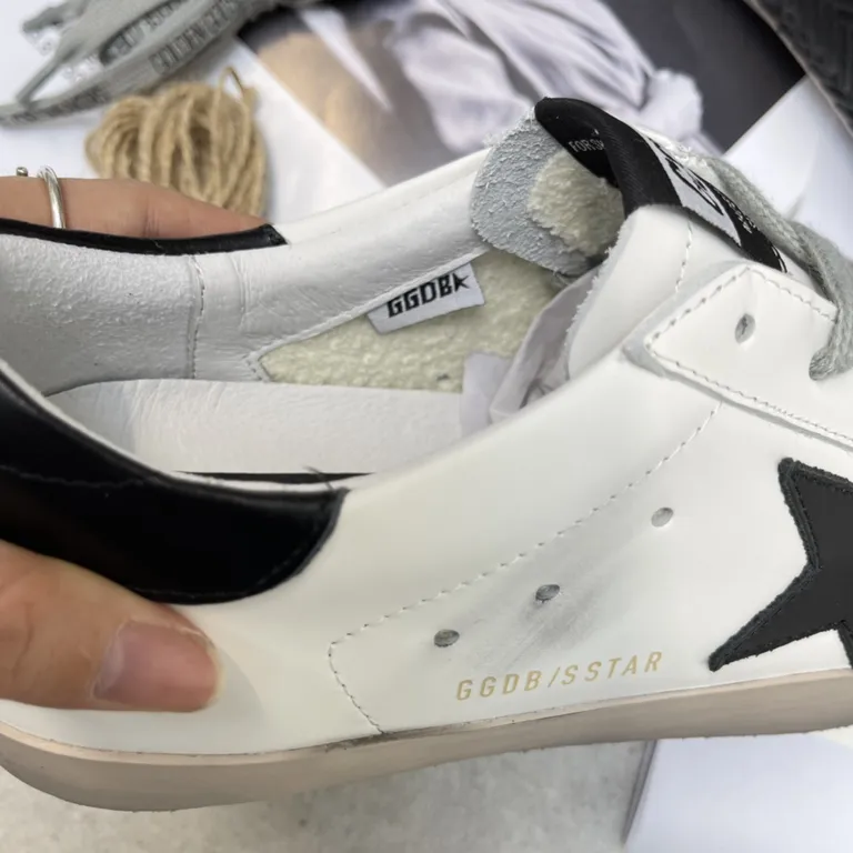 Golden Goose Shoe 